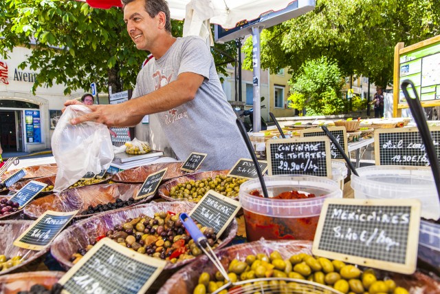 Markets and flea markets